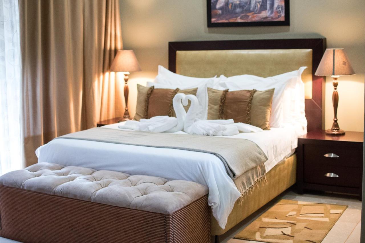 2Ten Hotel Sibasa Екстериор снимка