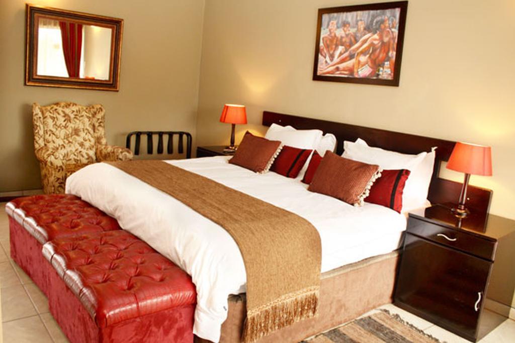 2Ten Hotel Sibasa Стая снимка