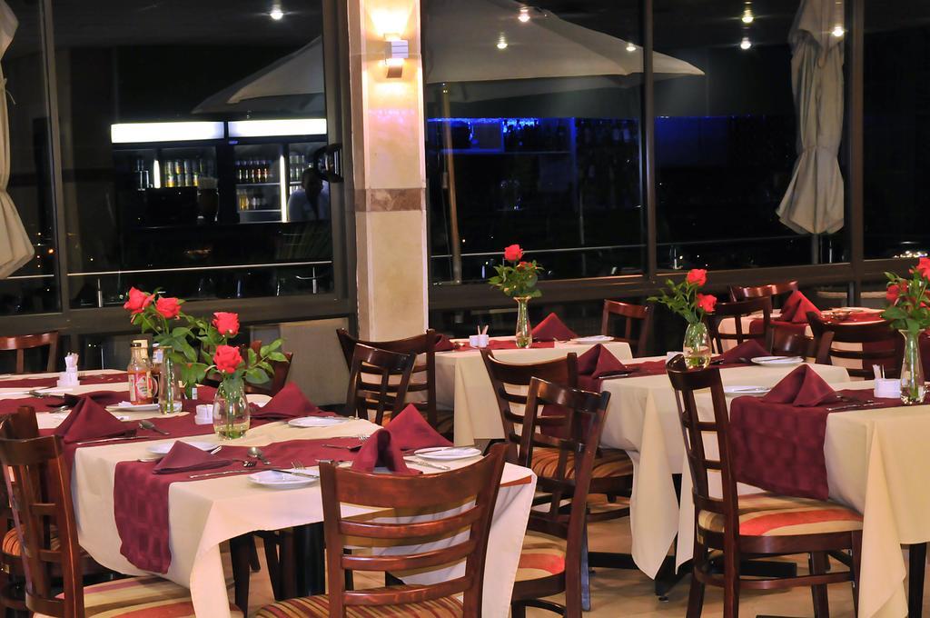 2Ten Hotel Sibasa Екстериор снимка
