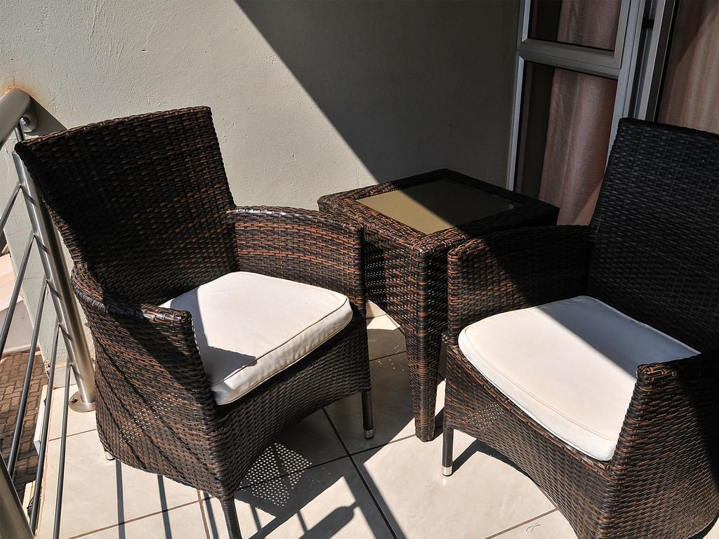 2Ten Hotel Sibasa Екстериор снимка