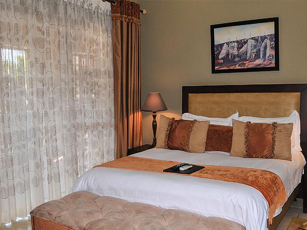 2Ten Hotel Sibasa Екстериор снимка